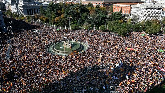 Alrededor de 170.000 personas protestan en el centro de Madrid contra la ley de amnistía