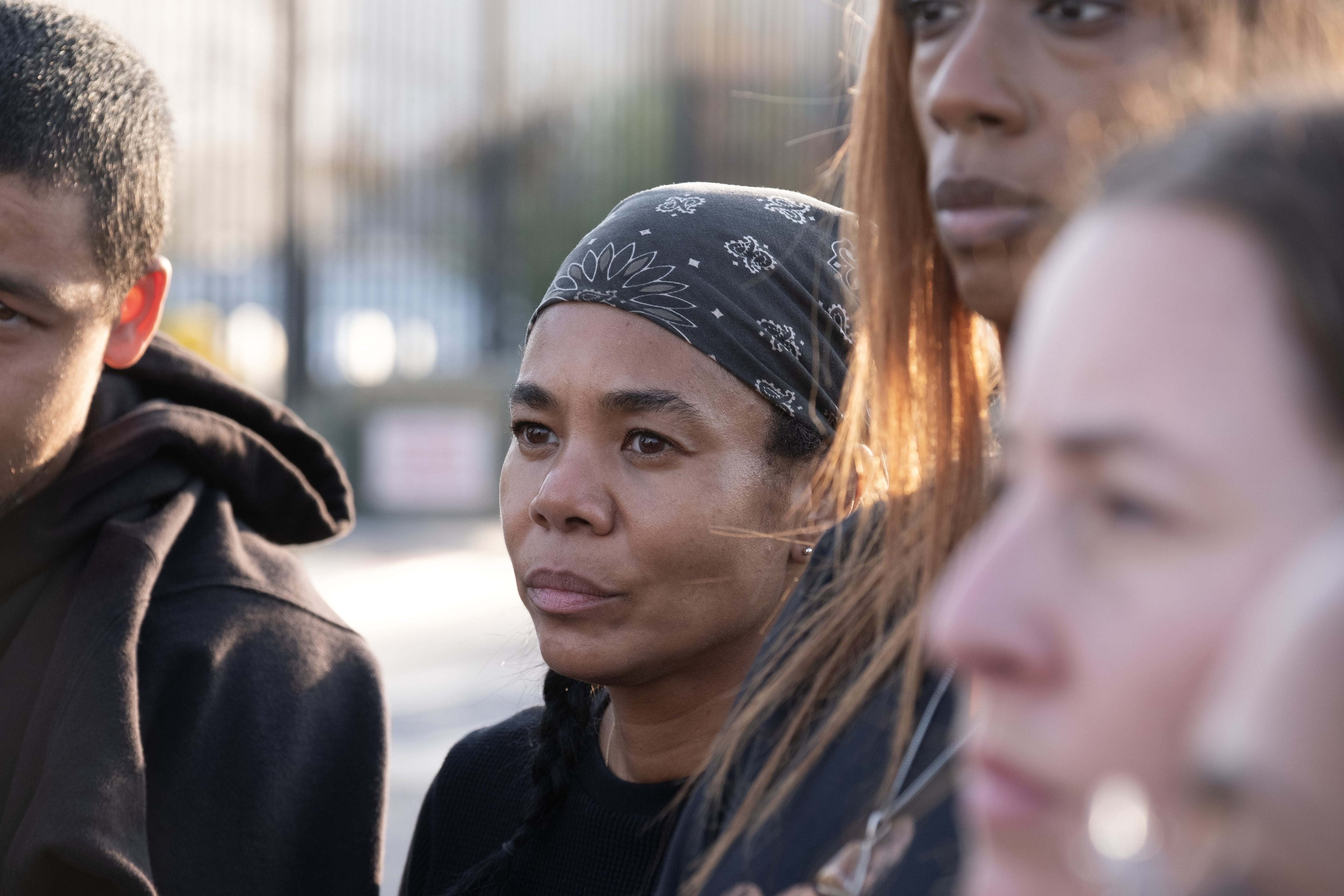 Regina Hall como Deandra en la película "Una batalla tras otra" (Foto: Warner Bros.)