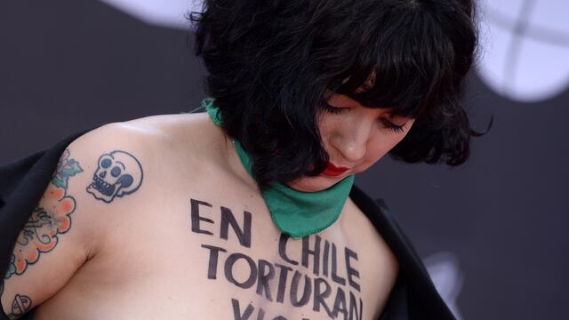 Mon Laferte explica las razones por las que decidió tomar parte en las protestas en Chile 