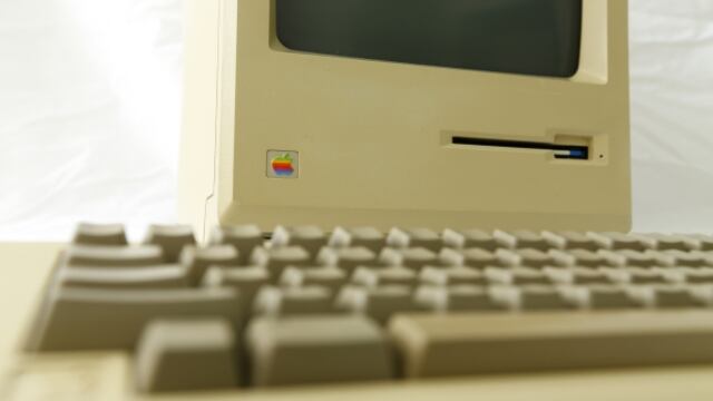 ¿A cuánto se vendería hoy la primera Mac de Apple lanzada hace 40 años?