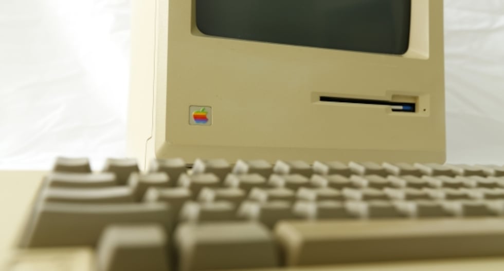 Apple’s First Macintosh: A Groundbreaking Moment in Computing History