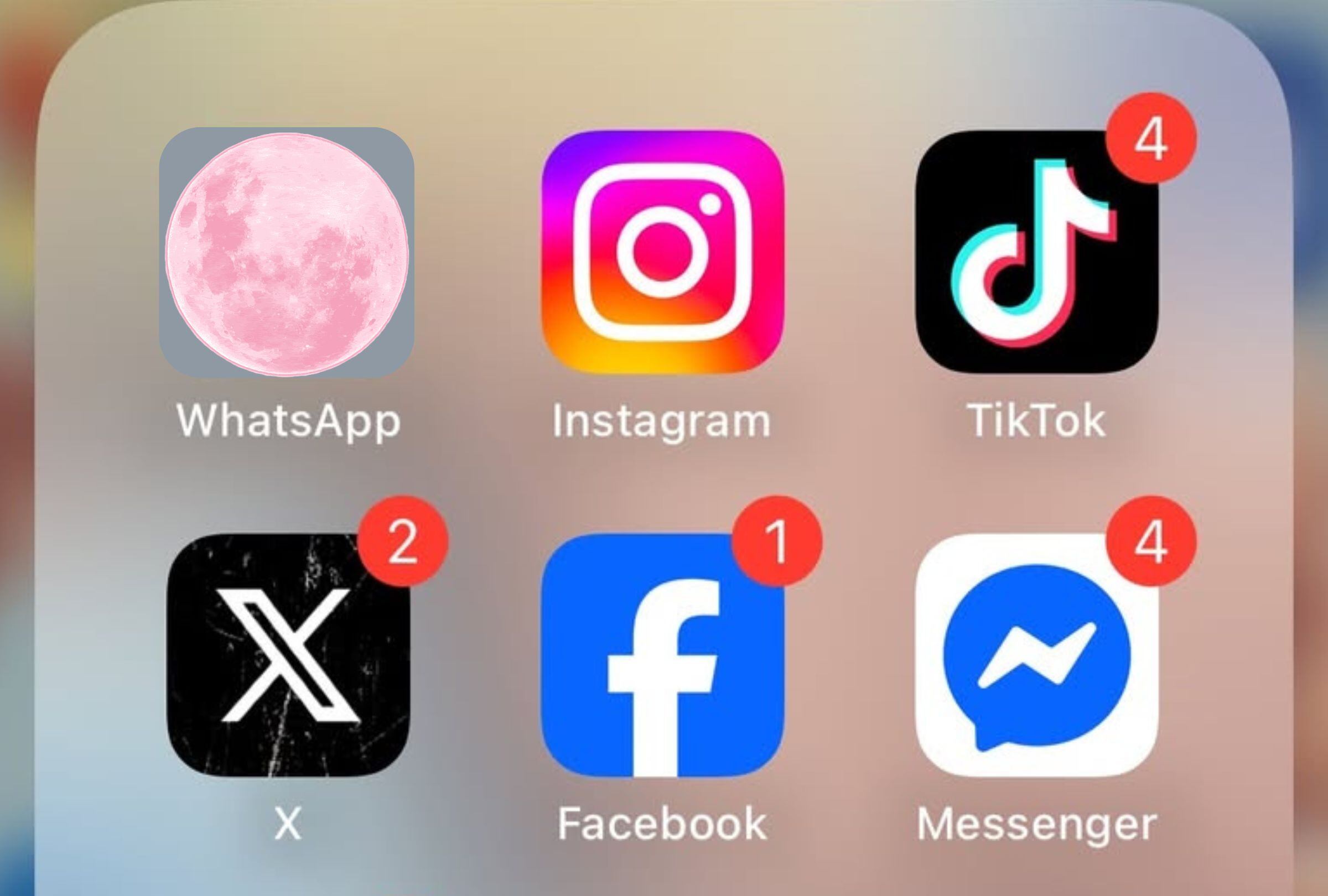 Esta es una imagen referencial (no exacta) de cómo podría lucir el ícono de WhatsApp luego de haber seguido los pasos indicados. (Foto: Composición / Mag)