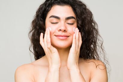 ¿No sabes qué bloqueador solar comprar? Estos son los mejores según dermatólogos