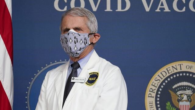 Fauci pide a estadounidense olvidar “diferencias” y vacunarse contra el coronavirus para evitar  muertes “prevenibles”