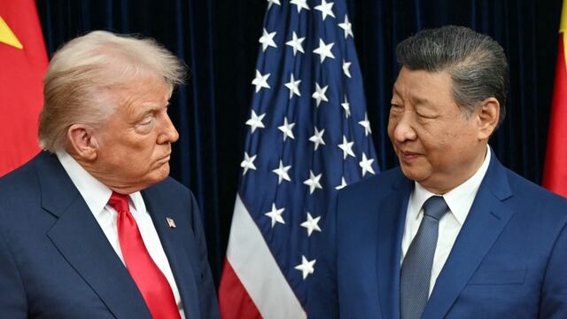 Trump retrasa su visita a China debido a la guerra con Irán: “Esto demuestra que está en un laberinto bélico y político”