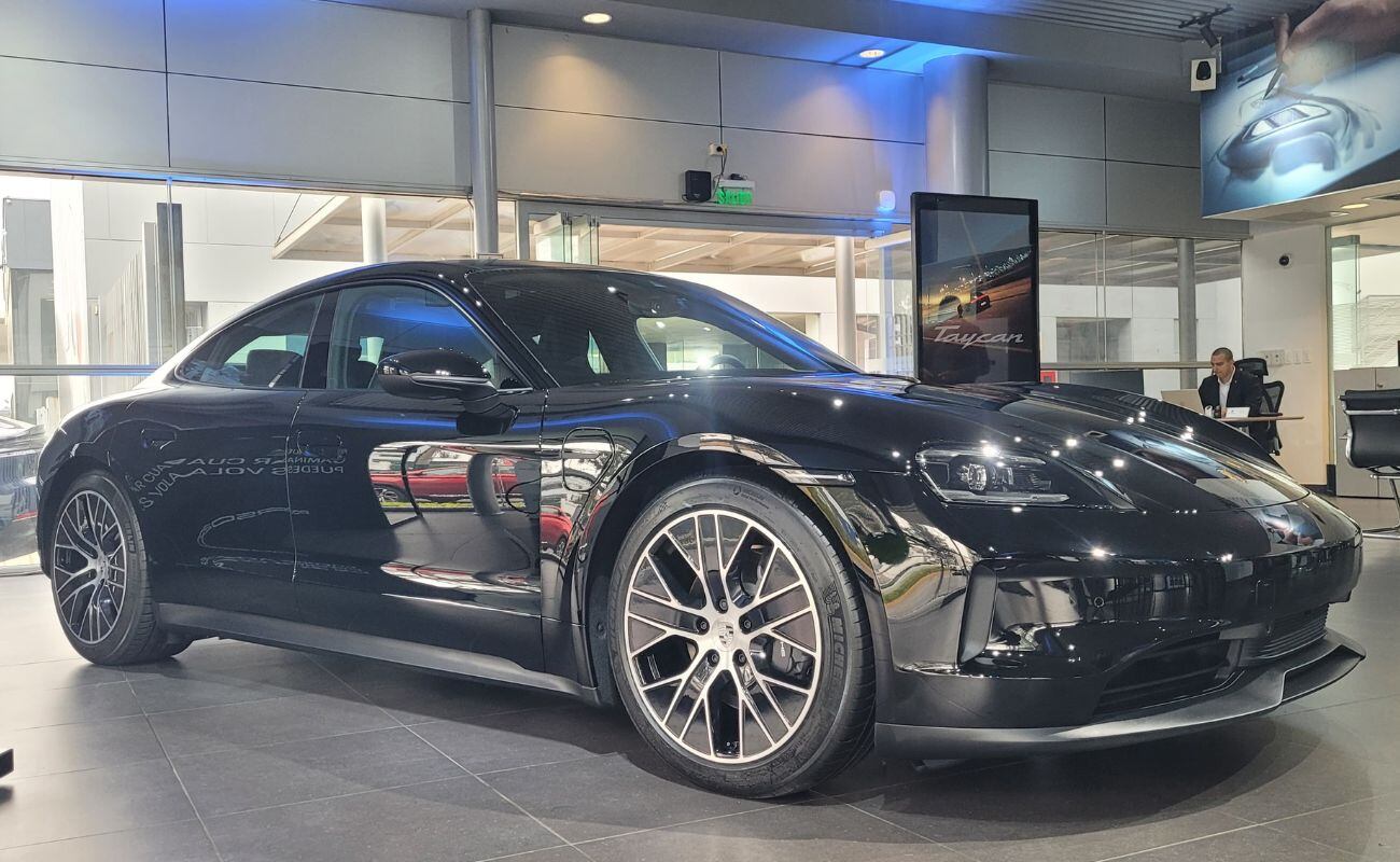 El Taycan es un sedán deportivo que mide casi 5 metros de largo. (Foto: Fernando Roca)
