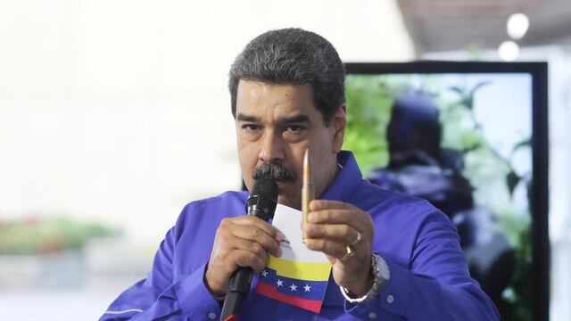 Maduro dice tener pruebas de vínculos entre bandas de Caracas y opositores
