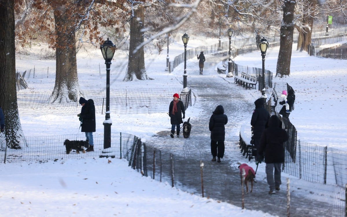 Se prevé sensaciones térmicas de hasta 40° bajo cero. Será importante usar ropa abrigadora. (Foto: CHARLY TRIBALLEAU / AFP)