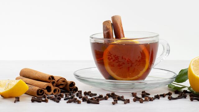 3 beneficios que podría tener tomar el té de canela y clavo de olor