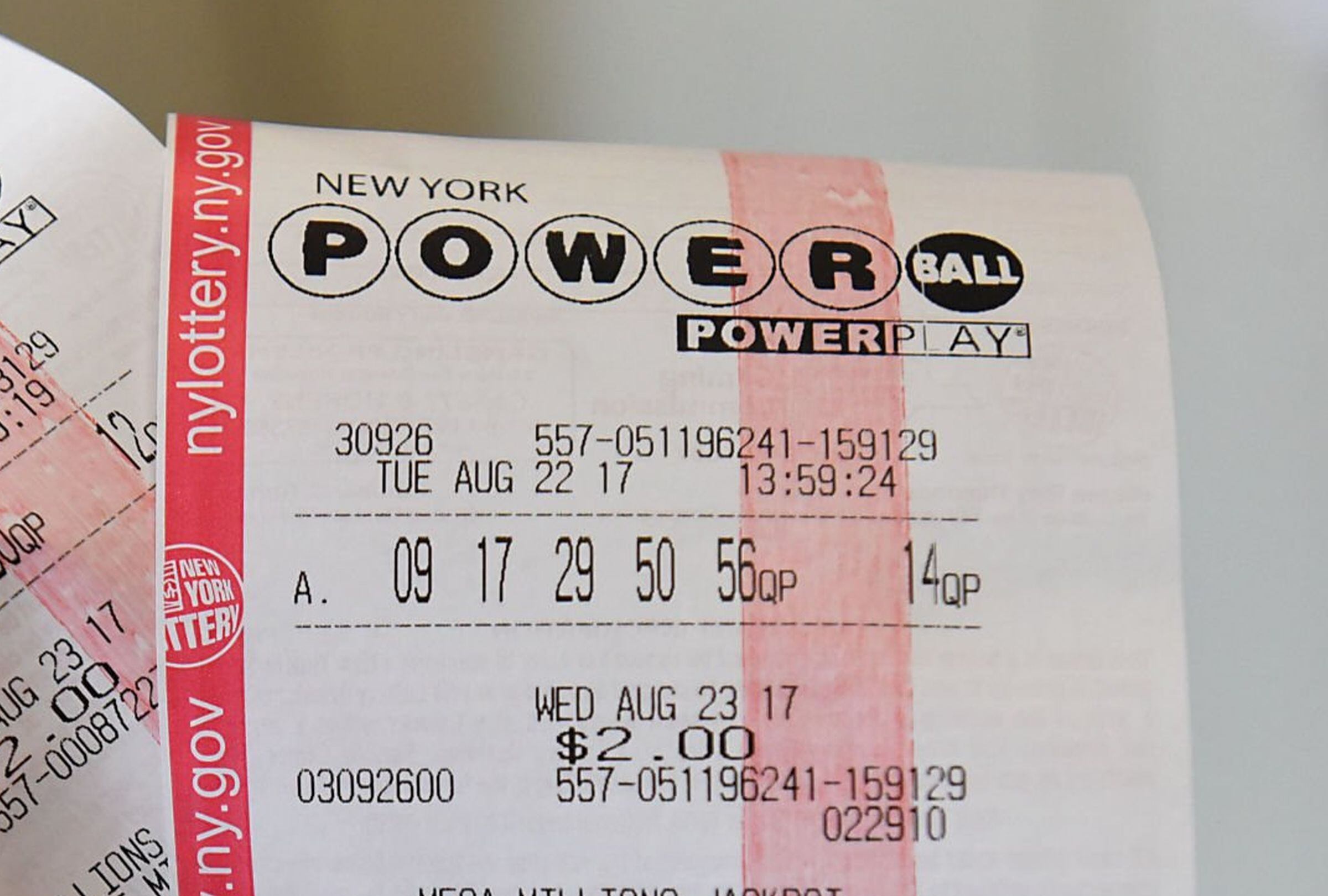 Conoce aquí en qué local de Carolina del Norte un hombre compró su boleto de Powerball ganador de 100 mil dólares. (Foto: Lori Van Buren / Albany Times Union vía Getty Images)