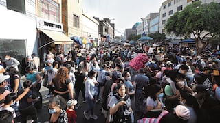 Promedio de casos diarios de COVID-19 descendió en 77% respecto a pico alcanzado en enero: ¿En qué fase se encuentra la tercera ola?