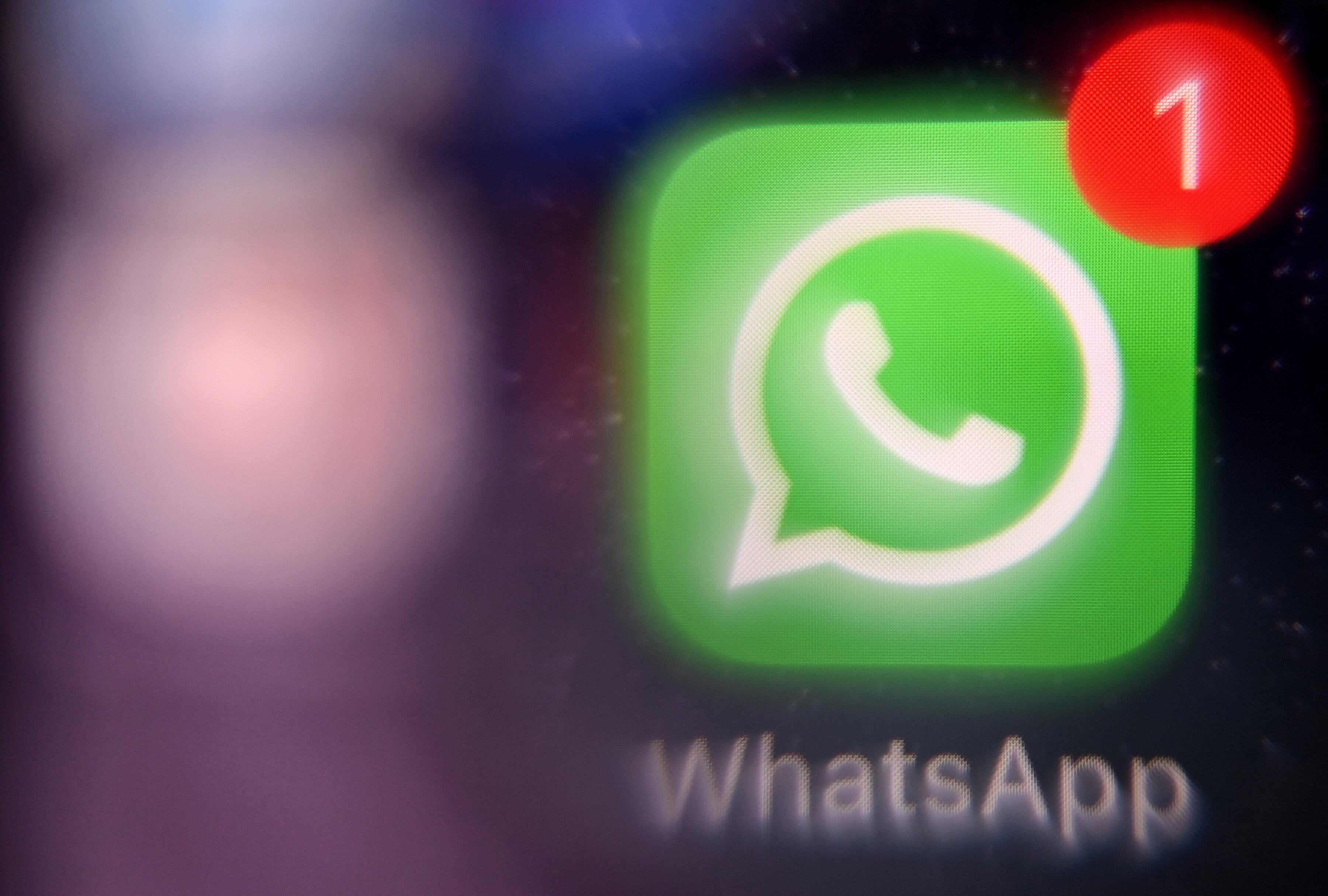 Cuando WhatsApp cae, suele restablecerse en unas horas sin necesidad de intervención del usuario. | Crédito: AFP