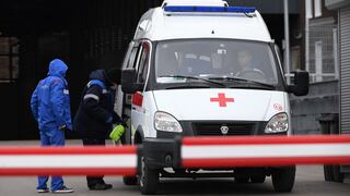 Rusia registra nuevo récord muertos por coronavirus por quinto día consecutivo 