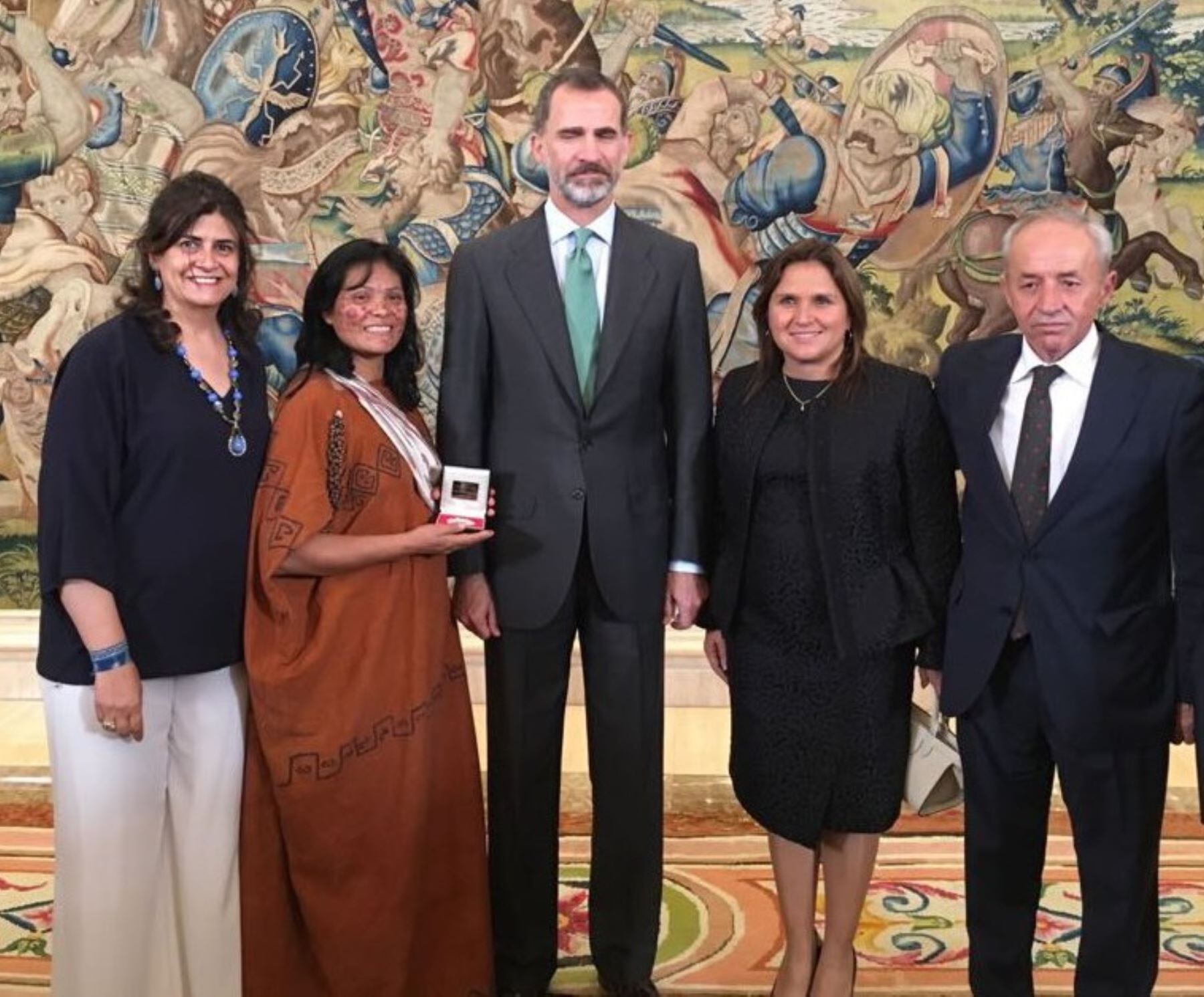 En el 2017, Ruth recibió el premio Bartolomé de las Casas de manos del rey Felipe VI de España.