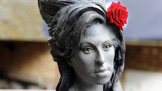 Amy Winehouse es recordada con una estatua de tamaño real