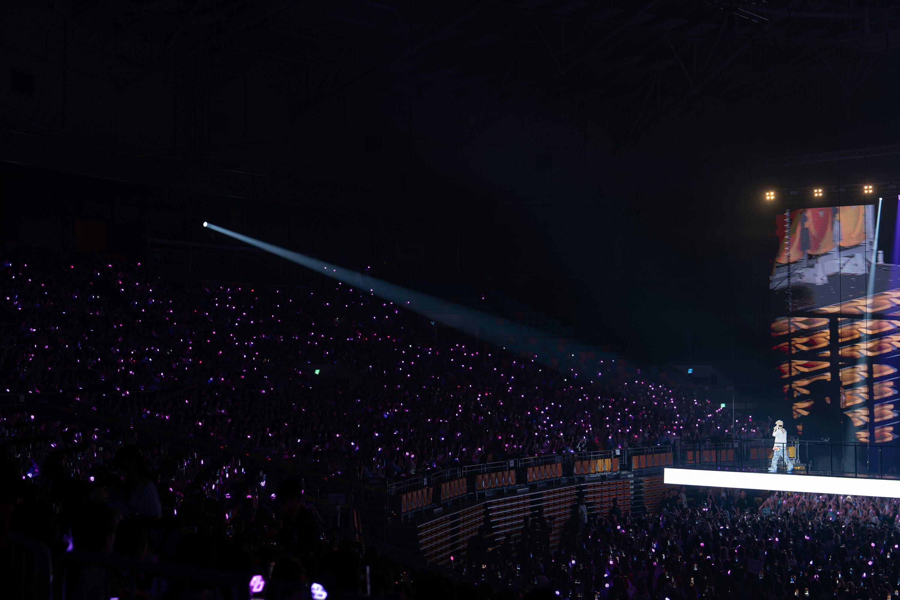 Baekhyun realizó su concierto en solitario en persona “Lonsdaleite” en Seúl, Corea.