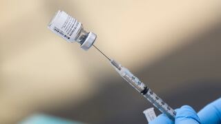 COVID-19 | La EMA dice que “no hay pruebas suficientes” de que las vacunas causen síndrome inflamatorio multisistémico