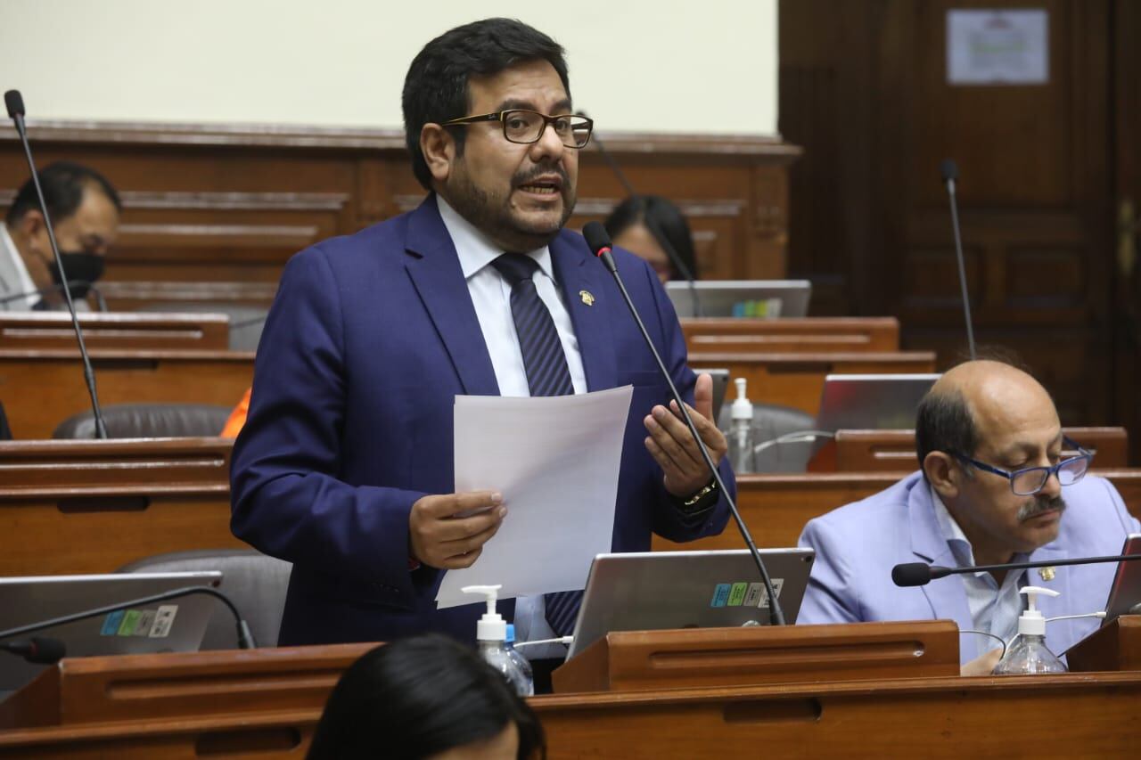 Carlos Zeballos busca liderar una tercera lista a la Mesa Directiva del Congreso. Foto: Congreso