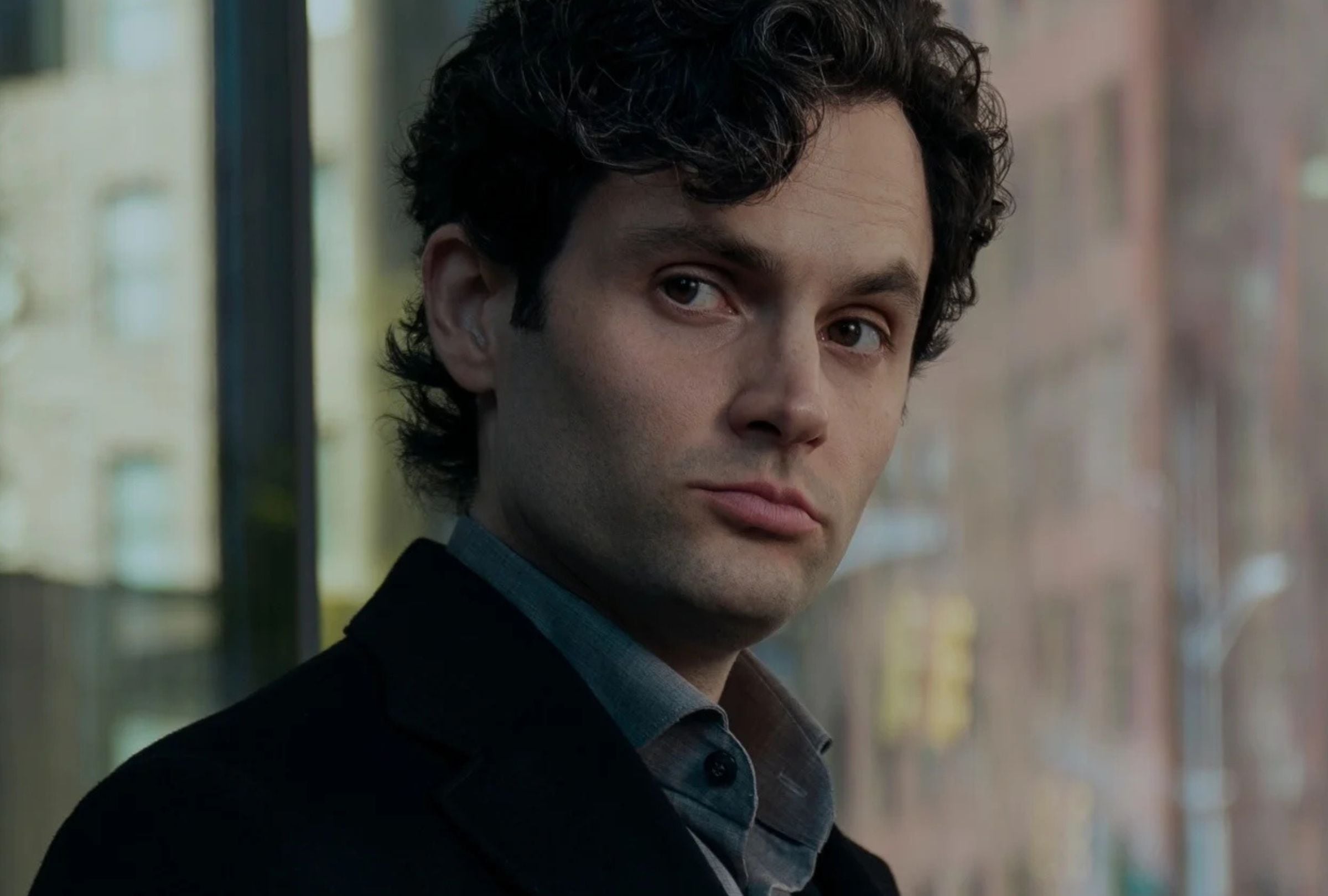 El estadounidense Penn Badgley interpreta a Joe Goldberg desde la primera temporada de "YOU". Él es el protagonista de la historia (Foto: Netflix)