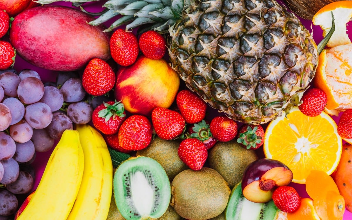 Un nuevo estudio identificó alimentos específicos que pueden mejorar la salud intestinal y aliviar el estreñimiento crónico. (Foto referencial: Freepik)