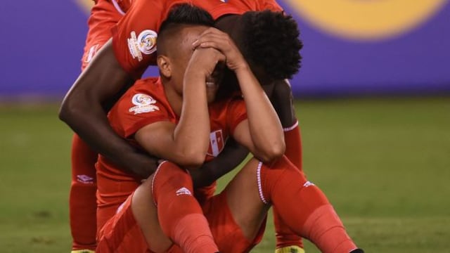 Perú cayó 4-2 ante Colombia en penales y quedó fuera de la Copa
