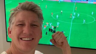 Schweinsteiger posa feliz mientras Cristiano lamenta irse al repechaje con Portugal | FOTO