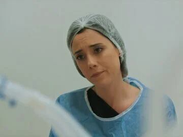 Asya no se separa de Volkan (Foto: Medyapim)