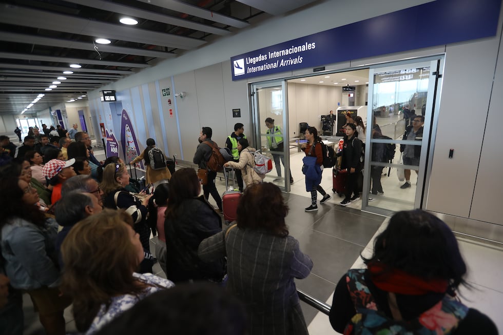 Durante el primer mes de funcionamiento del nuevo aeropuerto Jorge Chávez se han evidenciado fallas que han afectado a las operaciones y a los pasajeros. Foto: Archivo Antonio Melgarejo.