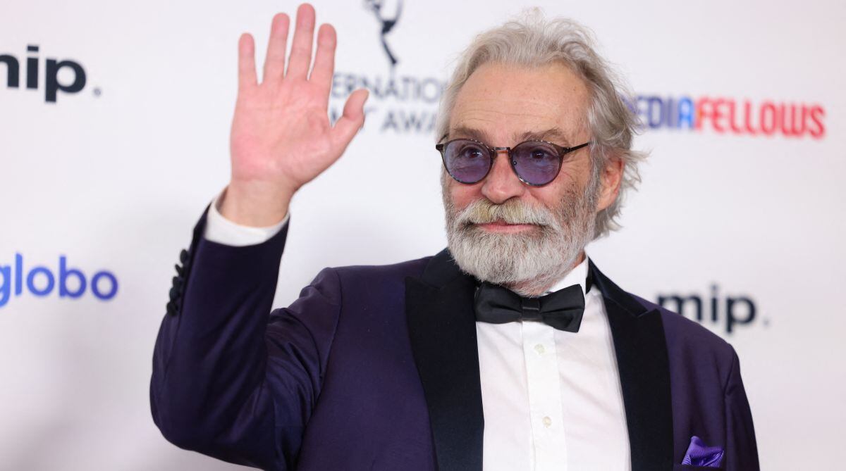 Haluk Bilginer llega a la 52ª edición de los Premios Emmy Internacionales en el New York Hilton el 25 de noviembre de 2024 en la ciudad de Nueva York (Foto: Charly Triballeau / AFP)