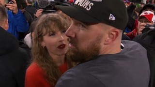 Taylor Swift y su apasionado beso a Travis Kelce en la NFL