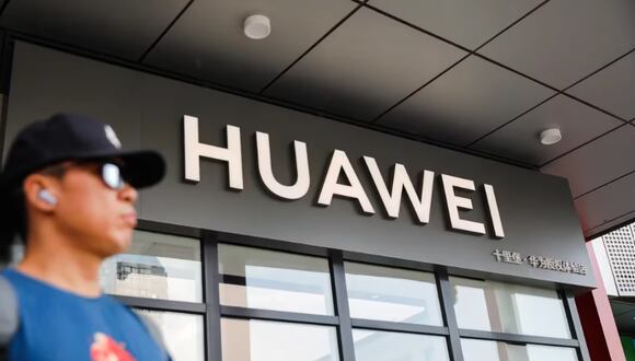 A finales de 2023, el presidente rotatorio de Huawei, Ken Hu, aseguró que la empresa había logrado "superar la tormenta" tras unos años en los que Huawei se había visto afectada por las sanciones de Washington, anunciadas en mayo de 2019. Foto: Huawei