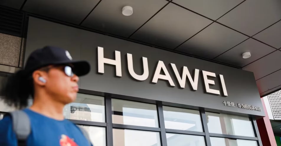 A finales de 2023, el presidente rotatorio de Huawei, Ken Hu, aseguró que la empresa había logrado "superar la tormenta" tras unos años en los que Huawei se había visto afectada por las sanciones de Washington, anunciadas en mayo de 2019. Foto: Huawei