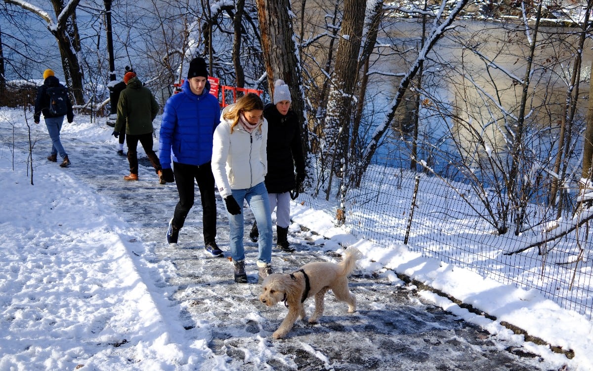 Se prevé que Chicago reciba hasta 1 pulgada de nieve entre hoy y el lunes 29 de diciembre. (Crédito: CHARLY TRIBALLEAU / AFP)