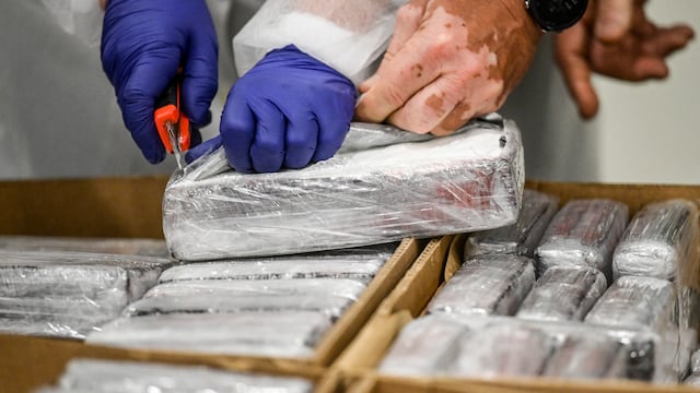 Panamá decomisa 890 kilos de droga procedentes del Perú con destino España