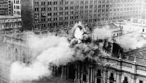 El 11 de septiembre de 1973 dos aviones Hawker Hunter bombardearon el Palacio de La Moneda en Chile, durante el golpe militar contra Salvador Allende. (Foto: Reuters).