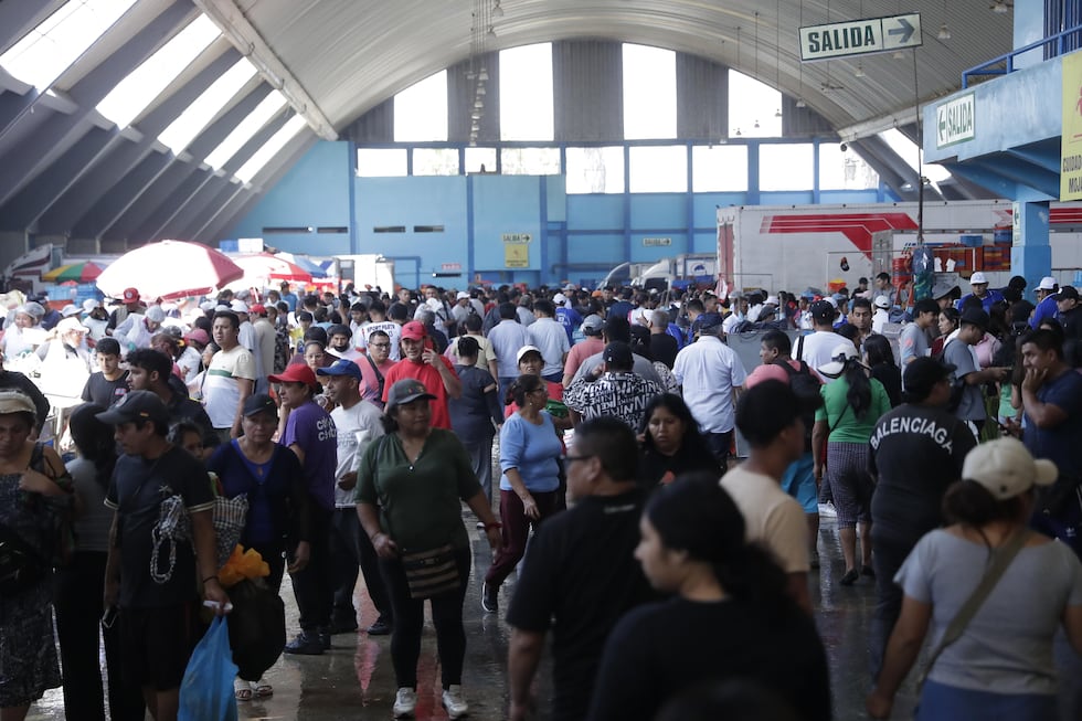 Panorama en el terminal pesquero de VMT este Viernes Santo. Foto: Hugo Pérez /@Photo.gec