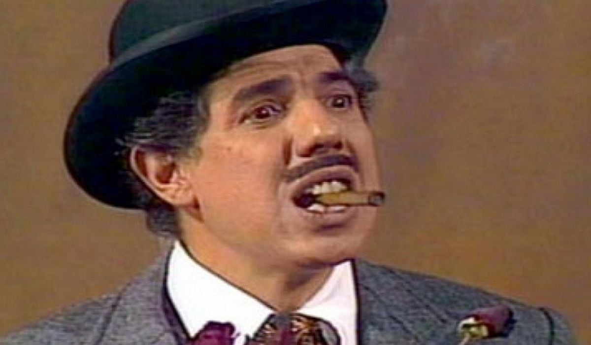 El Profesor Jirafales siempre visitaba a la mamá de Quico para llevarle un regalo, que casi siempre era un ramo de rosas (Foto: Televisa)