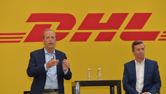 Oscar de Bok, CEO global de DHL Supply  Chain, y Agustín Crochet, CEO para Latinoamérica de la compañía. México y Brasil concentran la mayor parte de las  operaciones de la empresa en la región, según Alejandro Echeverri, líder de Operaciones de Transportes en Latinoamérica de DHL Supply Chain.. (Foto: DHL Supply Chain)