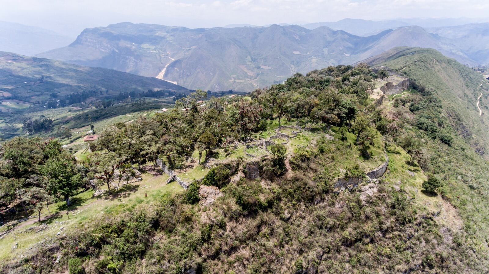 El monumento principal del CAMK es la llaqta o fortaleza de Kuélap, construida alrededor del año 600 d.C. y abandonada en el siglo XVI. (Foto: Ministerio de Cultura)