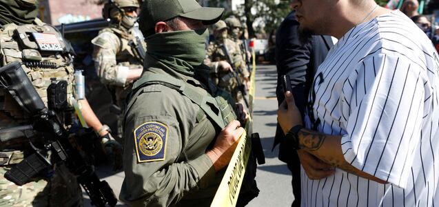 ICE quiere crear un equipo para espiar las redes sociales 24/7