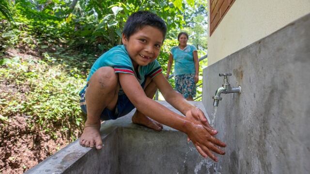 Más de 65 mil peruanos se beneficiarán con proyectos de agua potable, saneamiento y urbanismo en 15 regiones 