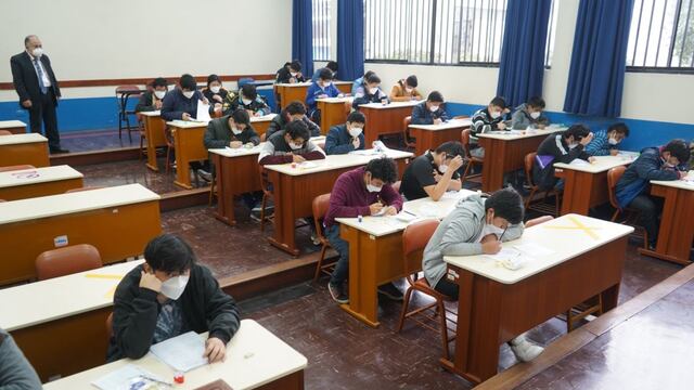 Tres adolescentes ocuparon los primeros puestos del examen de admisión de la UNI