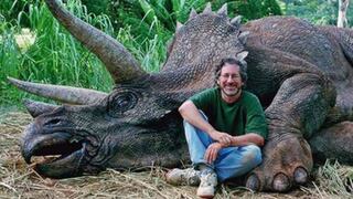 Steven Spielberg recibe ataques por "matar a un dinosaurio"