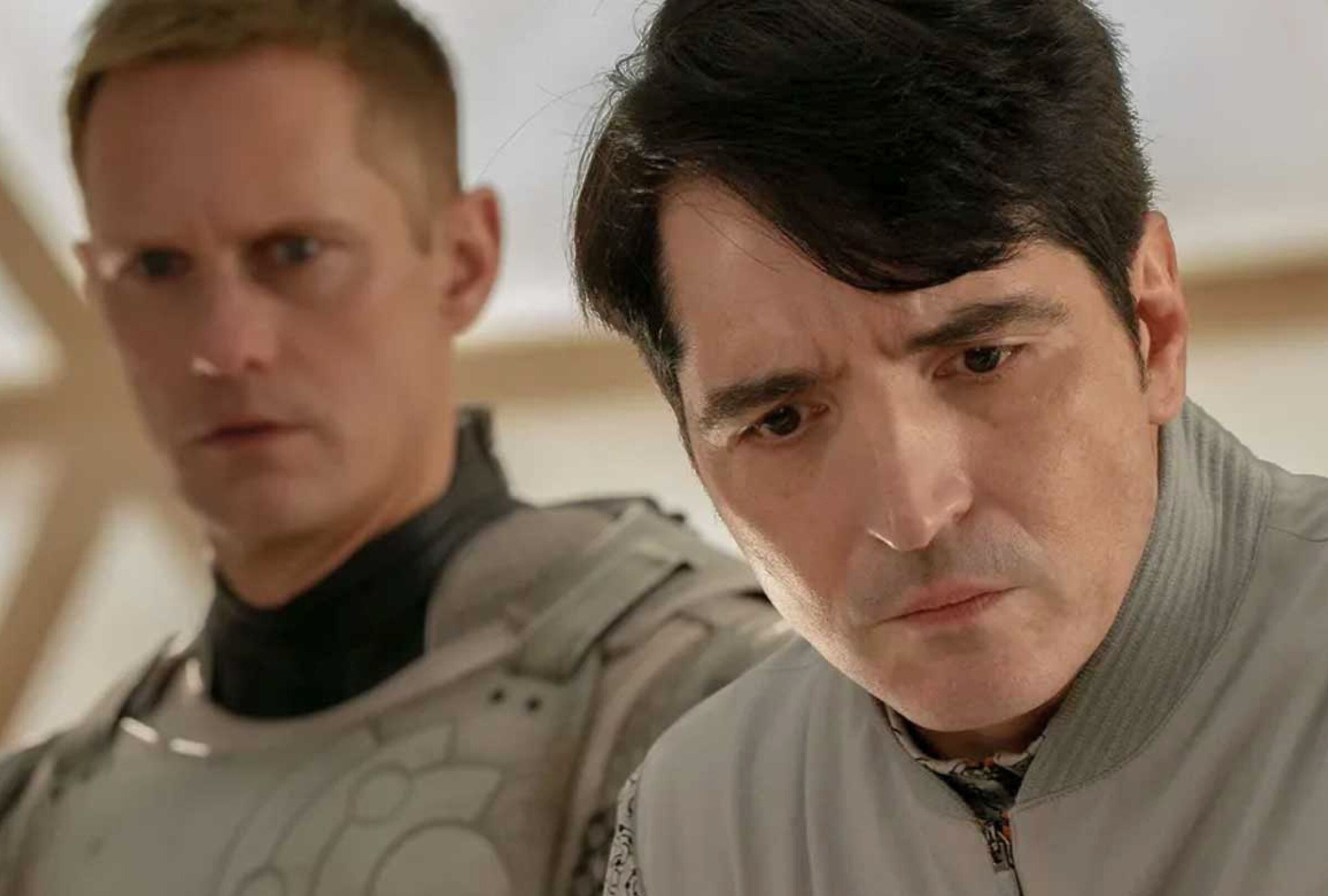 Alexander Skarsgård y David Dastmalchian son dos de las estrellas que forman parte del elenco de la serie "Murderbot" (Foto: Apple TV+)