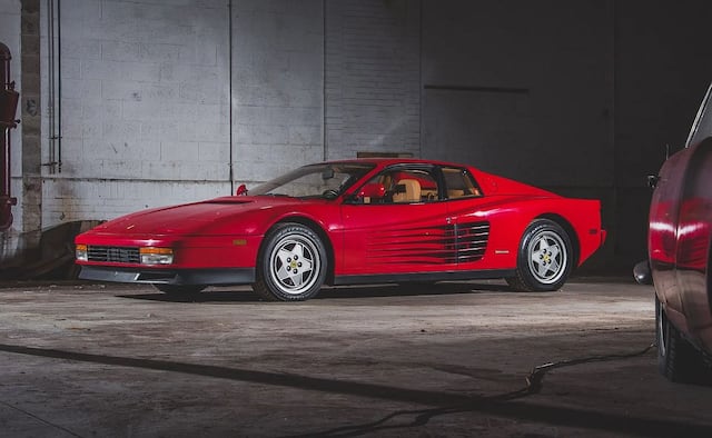 Ferrari Testarossa de 1991. Valor: US$75.000 - US$150.000.