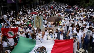 Hacen ecografía a menor embarazada en multitudinaria protesta antiaborto en México