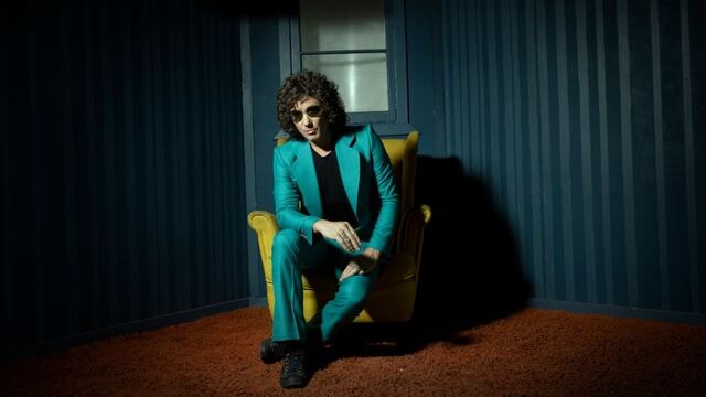 Enrique Bunbury presentó el videoclip del tema “Como un millón de dólares” 