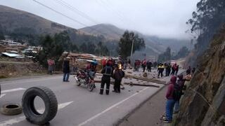 Cusco: transportistas bloquean vía Interoceánica y piden que el Gobierno dialogue con dirigentes regionales