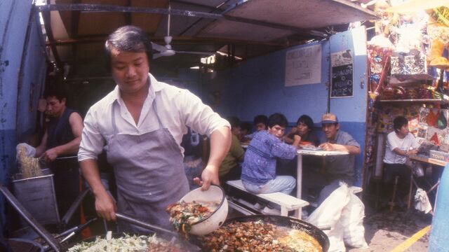 Revolución caliente: un repaso por la historia de la comida callejera en las calles de Lima