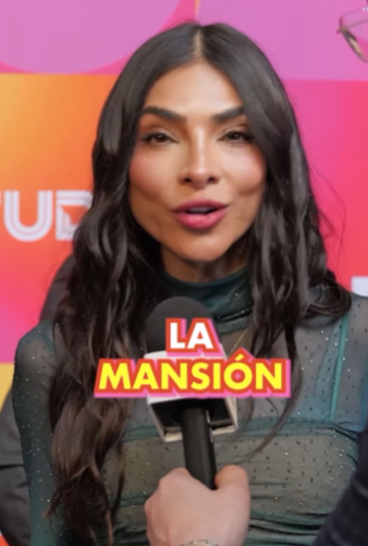 Alejandra Espinoza está emocionada de conducir "La Mansión" (Foto: Univision)